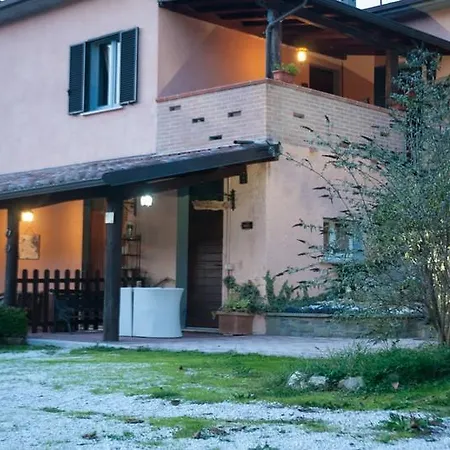Agriturismo San Lorenzo Farm stay Casa Castalda